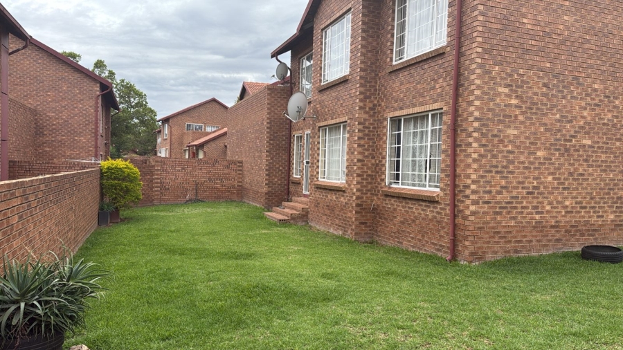 2 Bedroom Property for Sale in The Reeds Gauteng