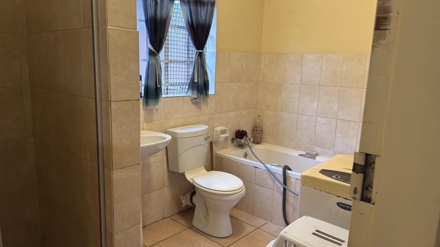 2 Bedroom Property for Sale in The Reeds Gauteng