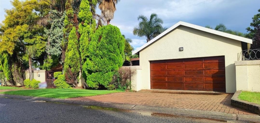 8 Bedroom Property for Sale in Van Riebeeck Park Gauteng