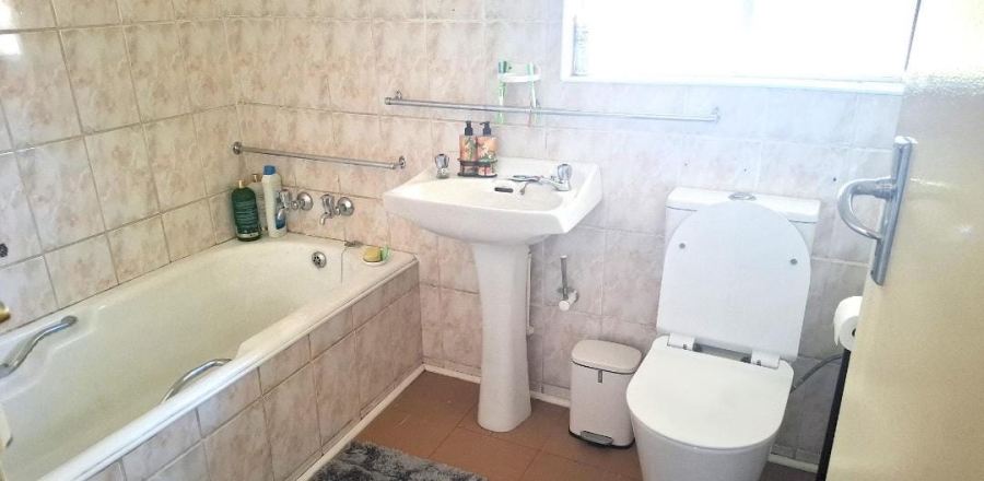3 Bedroom Property for Sale in Birch Acres Gauteng