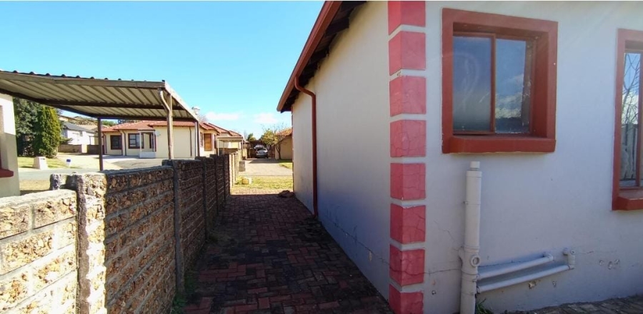 3 Bedroom Property for Sale in Noordwyk Gauteng