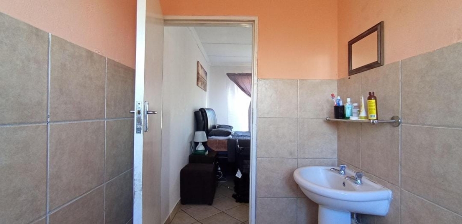 3 Bedroom Property for Sale in Noordwyk Gauteng