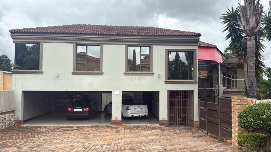 7 Bedroom Property for Sale in Raslouw A H Gauteng