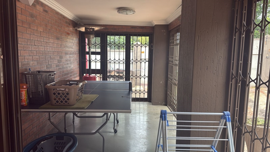 7 Bedroom Property for Sale in Raslouw A H Gauteng