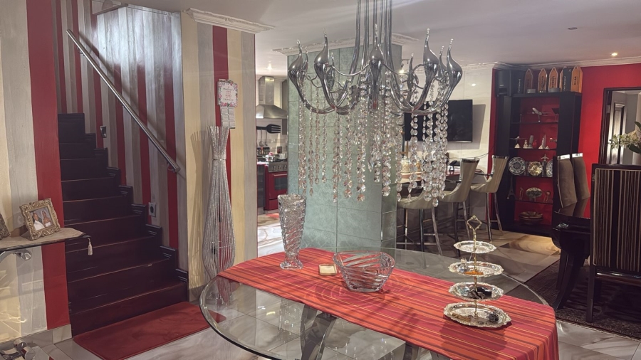 7 Bedroom Property for Sale in Raslouw A H Gauteng