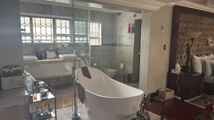 7 Bedroom Property for Sale in Raslouw A H Gauteng