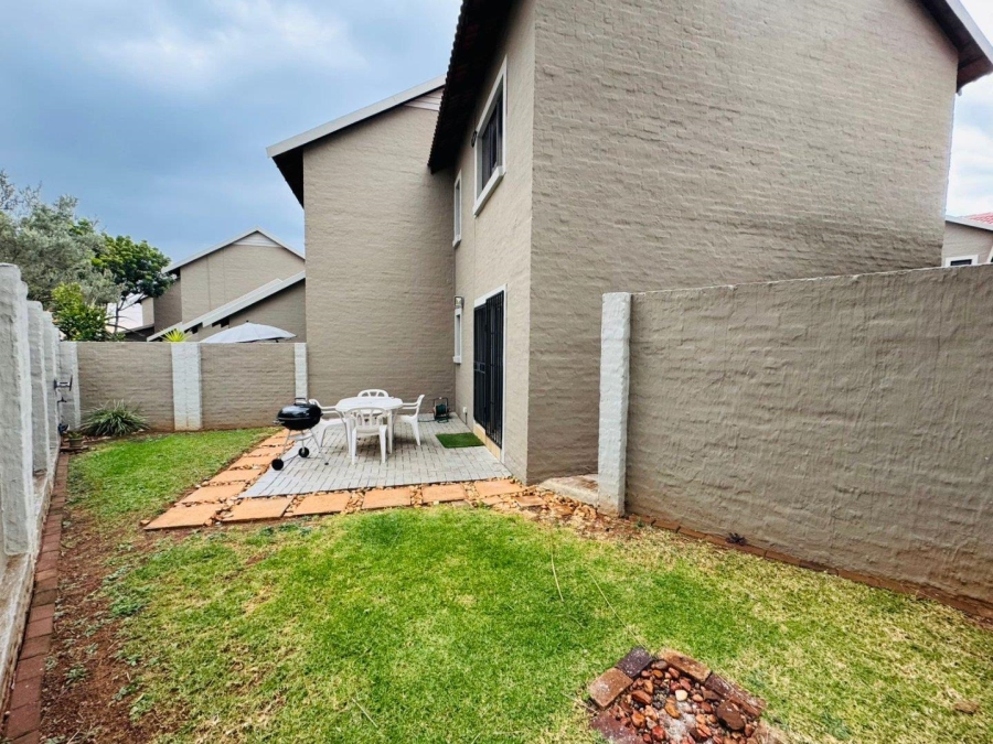 2 Bedroom Property for Sale in Country View Estate Gauteng