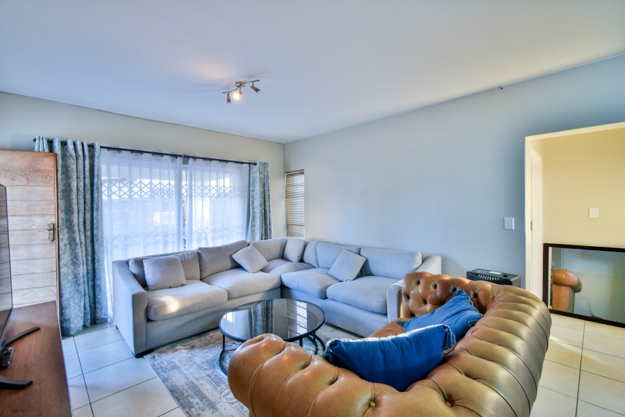 4 Bedroom Property for Sale in Oukraal Estate Gauteng