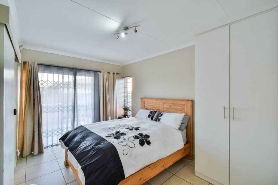 4 Bedroom Property for Sale in Oukraal Estate Gauteng