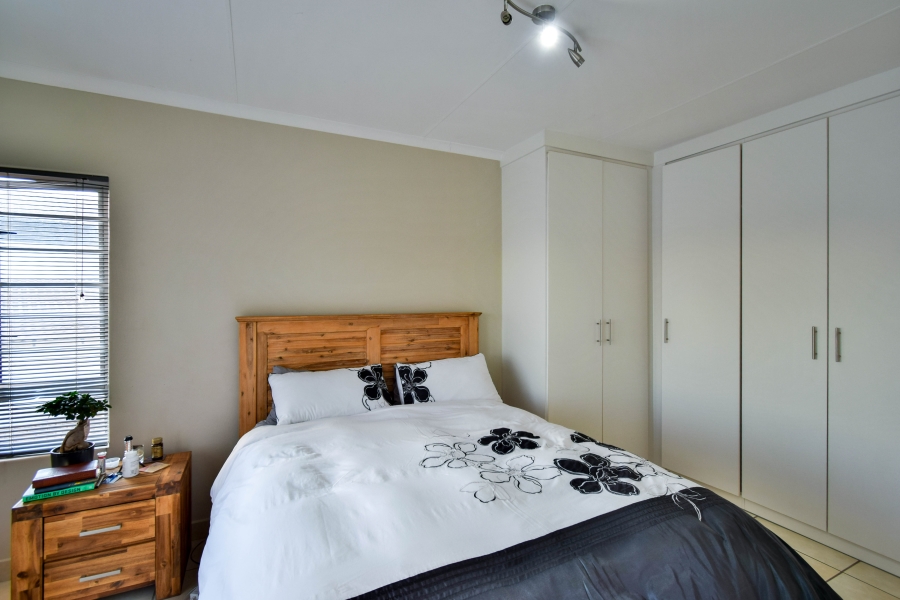 4 Bedroom Property for Sale in Oukraal Estate Gauteng