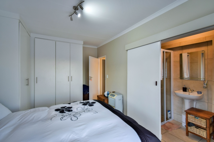 4 Bedroom Property for Sale in Oukraal Estate Gauteng