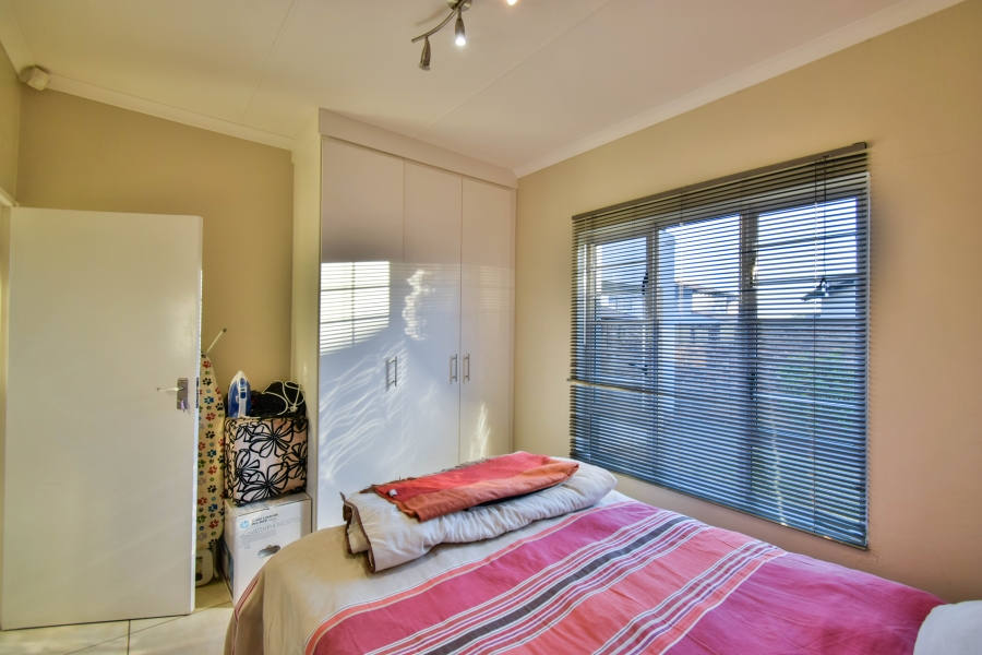 4 Bedroom Property for Sale in Oukraal Estate Gauteng