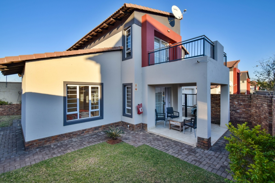 4 Bedroom Property for Sale in Oukraal Estate Gauteng