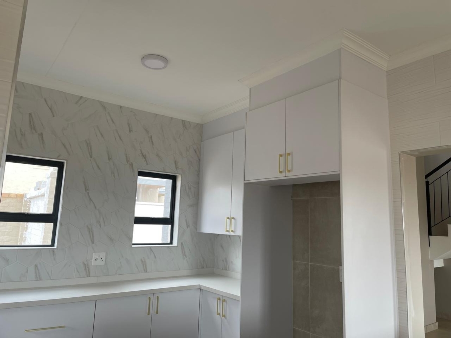 3 Bedroom Property for Sale in Waterlake Farm Lifestyle Estate Gauteng