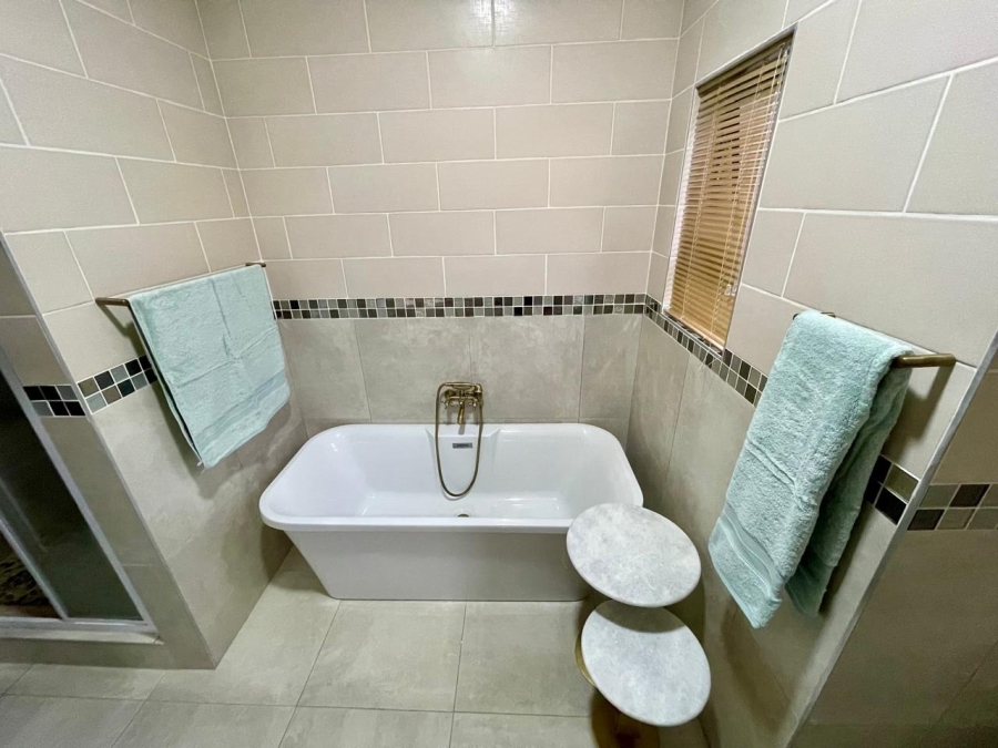 3 Bedroom Property for Sale in Waterlake Farm Lifestyle Estate Gauteng