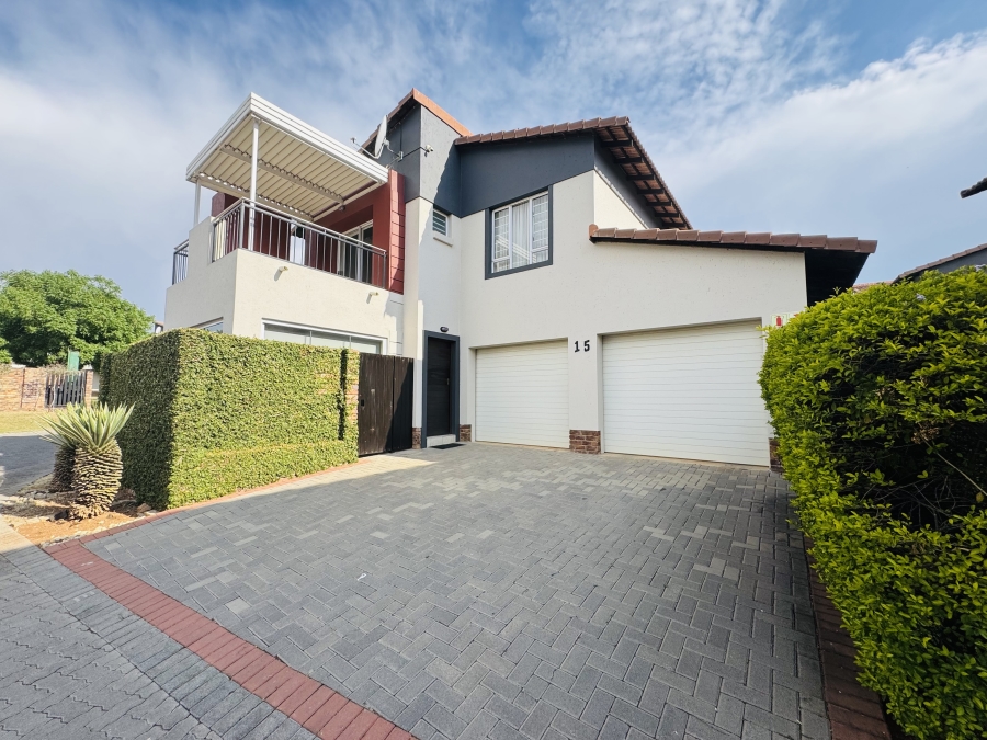3 Bedroom Property for Sale in Oukraal Estate Gauteng