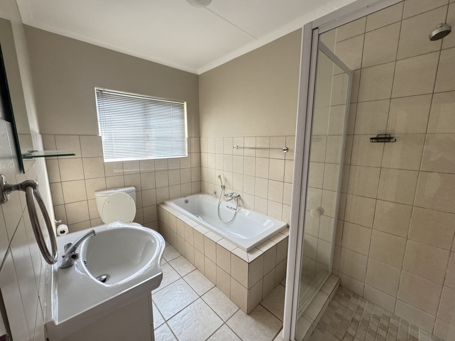 3 Bedroom Property for Sale in Oukraal Estate Gauteng