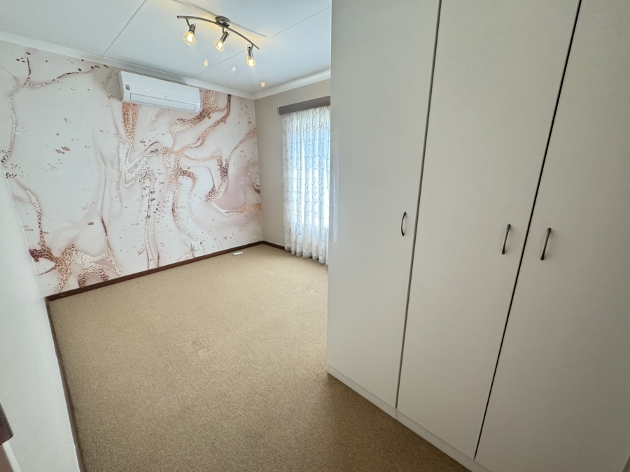 3 Bedroom Property for Sale in Oukraal Estate Gauteng