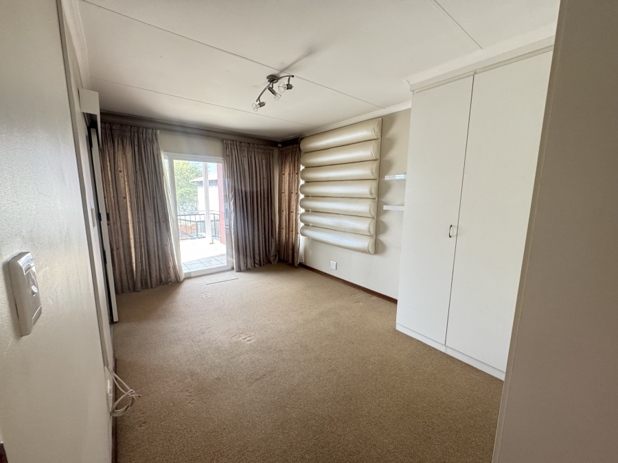 3 Bedroom Property for Sale in Oukraal Estate Gauteng