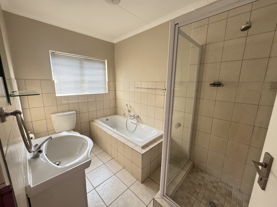 3 Bedroom Property for Sale in Oukraal Estate Gauteng