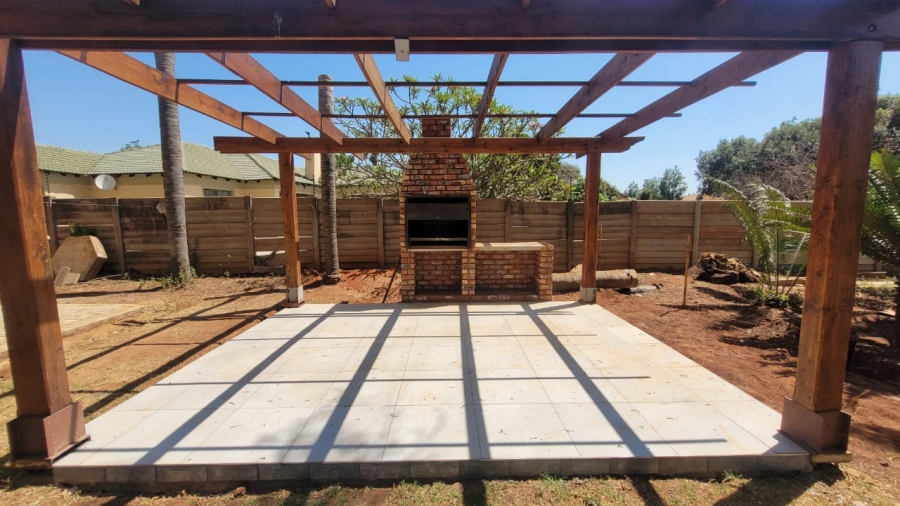 4 Bedroom Property for Sale in The Orchards Gauteng