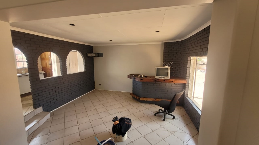 4 Bedroom Property for Sale in The Orchards Gauteng