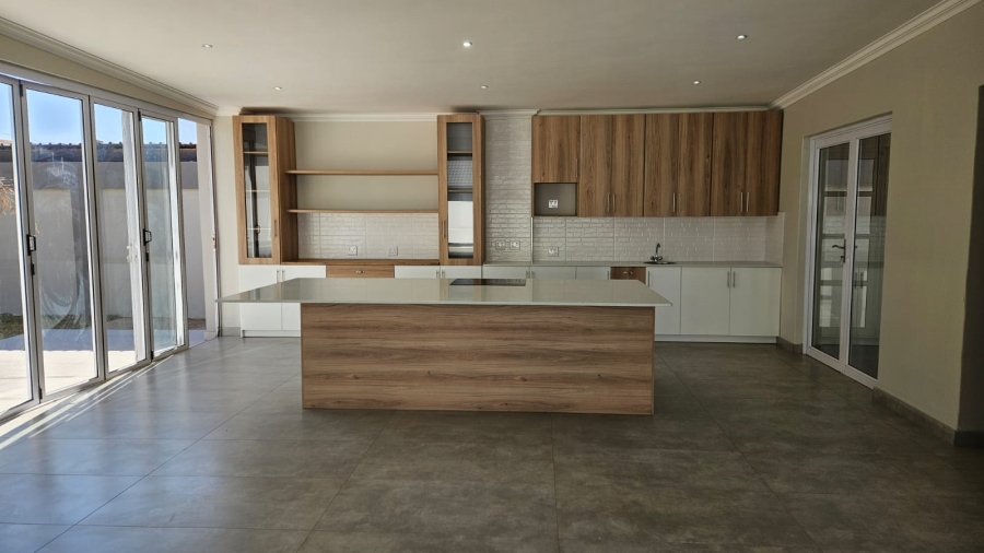 5 Bedroom Property for Sale in Wierda Park Gauteng