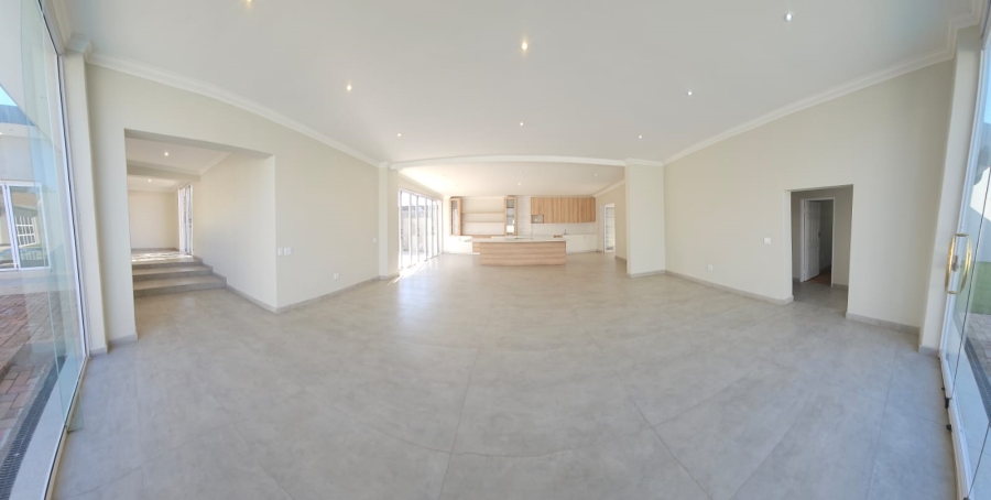 5 Bedroom Property for Sale in Wierda Park Gauteng