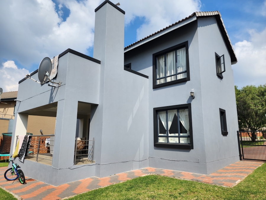 3 Bedroom Property for Sale in Olympus AH Gauteng