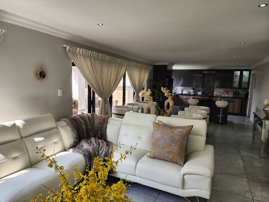 3 Bedroom Property for Sale in Olympus AH Gauteng