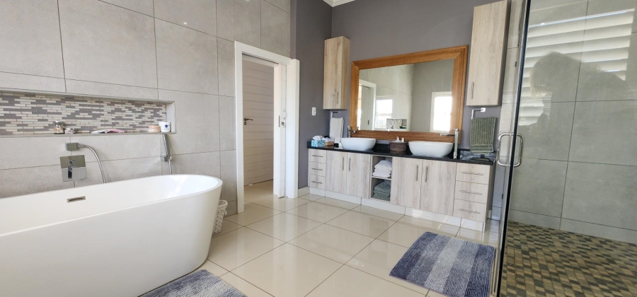 8 Bedroom Property for Sale in Bashewa A H Gauteng