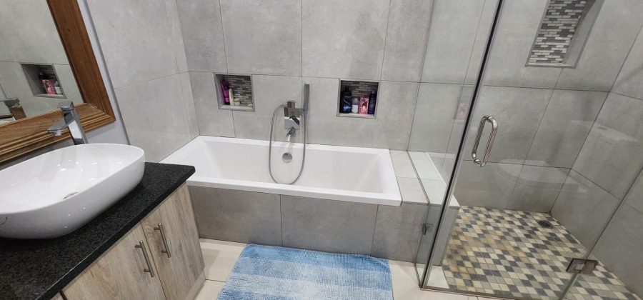 8 Bedroom Property for Sale in Bashewa A H Gauteng