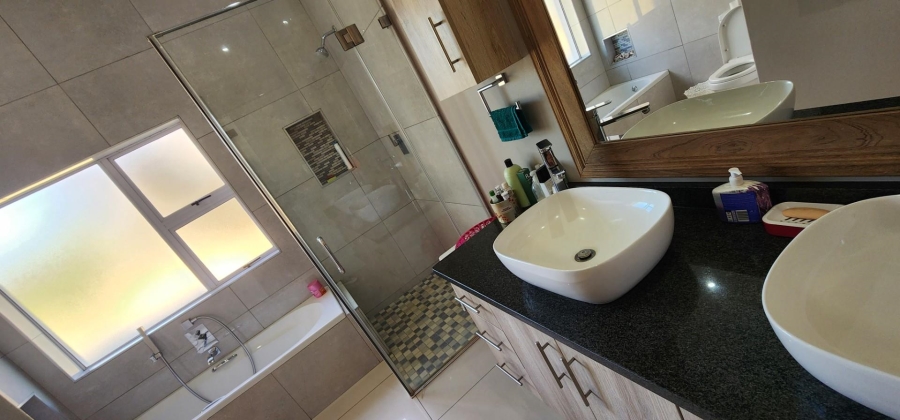 8 Bedroom Property for Sale in Bashewa A H Gauteng