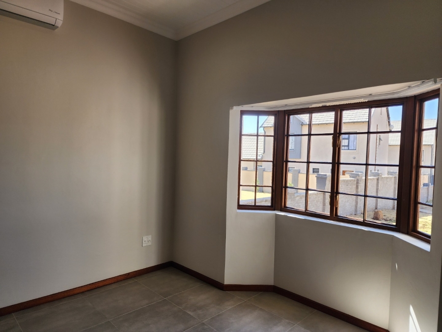 3 Bedroom Property for Sale in Waterlake Farm Lifestyle Estate Gauteng