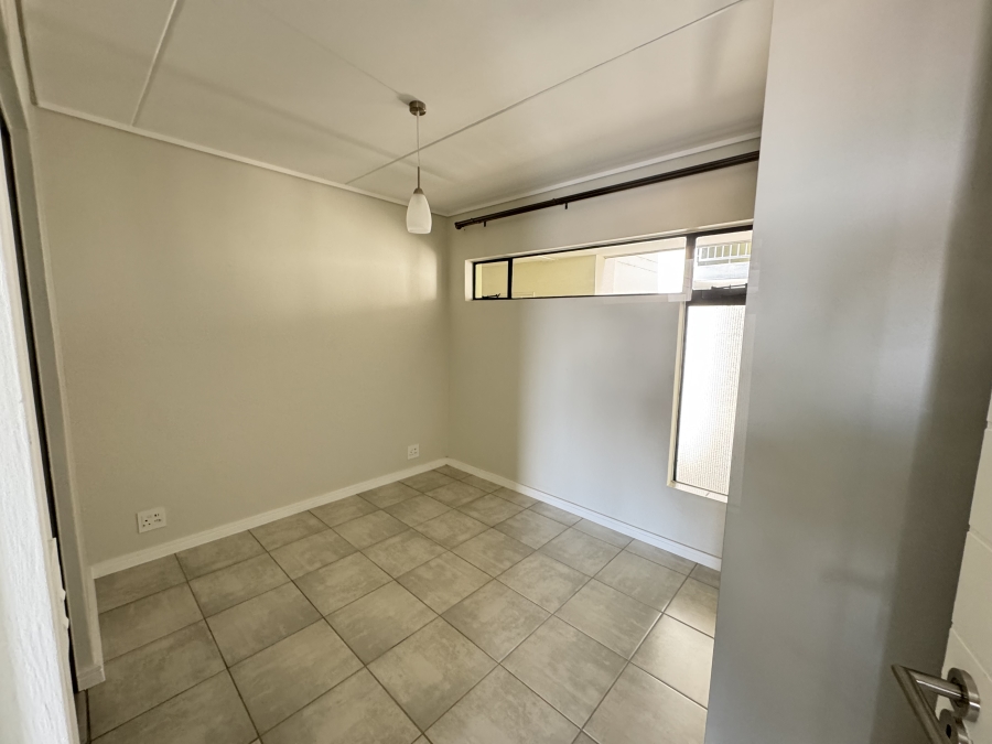 To Let 2 Bedroom Property for Rent in Mooikloof Gauteng