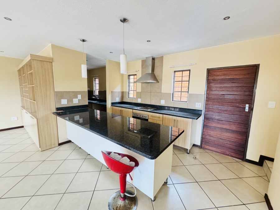 4 Bedroom Property for Sale in Mooikloof Ridge Gauteng