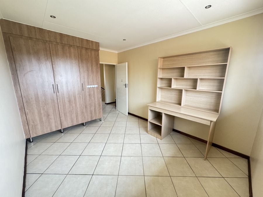4 Bedroom Property for Sale in Mooikloof Ridge Gauteng