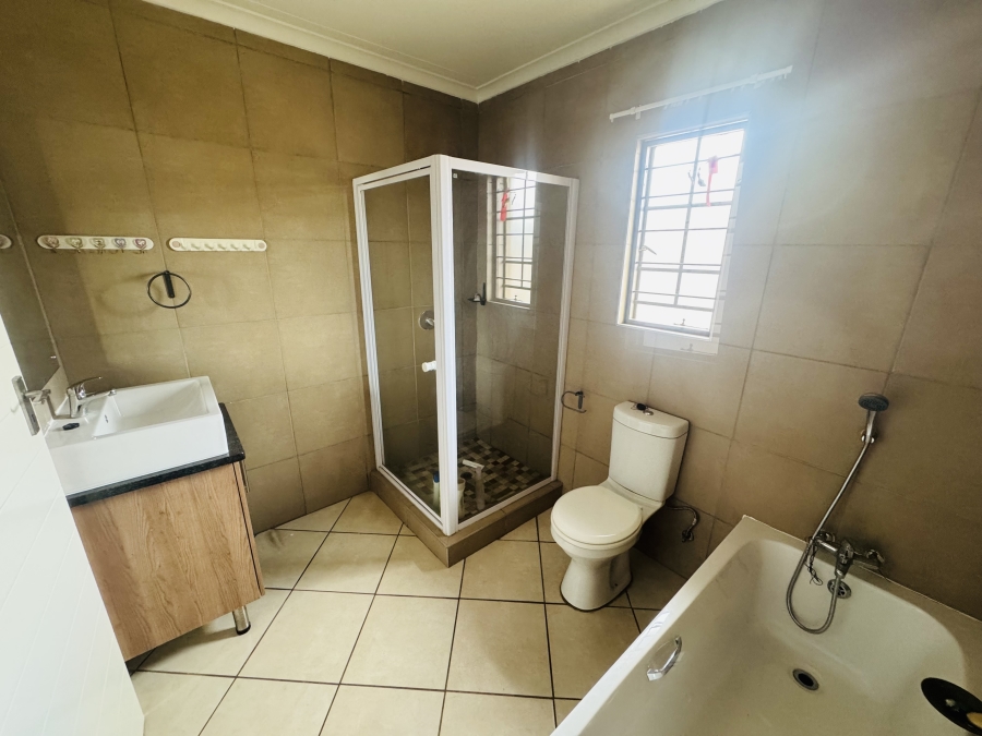 4 Bedroom Property for Sale in Mooikloof Ridge Gauteng