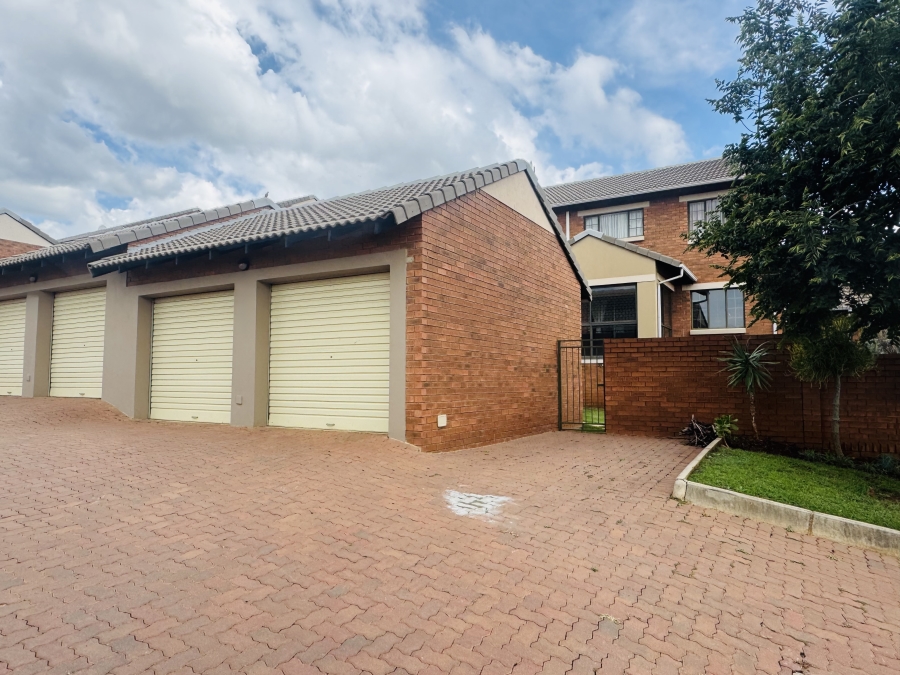 4 Bedroom Property for Sale in Mooikloof Ridge Gauteng