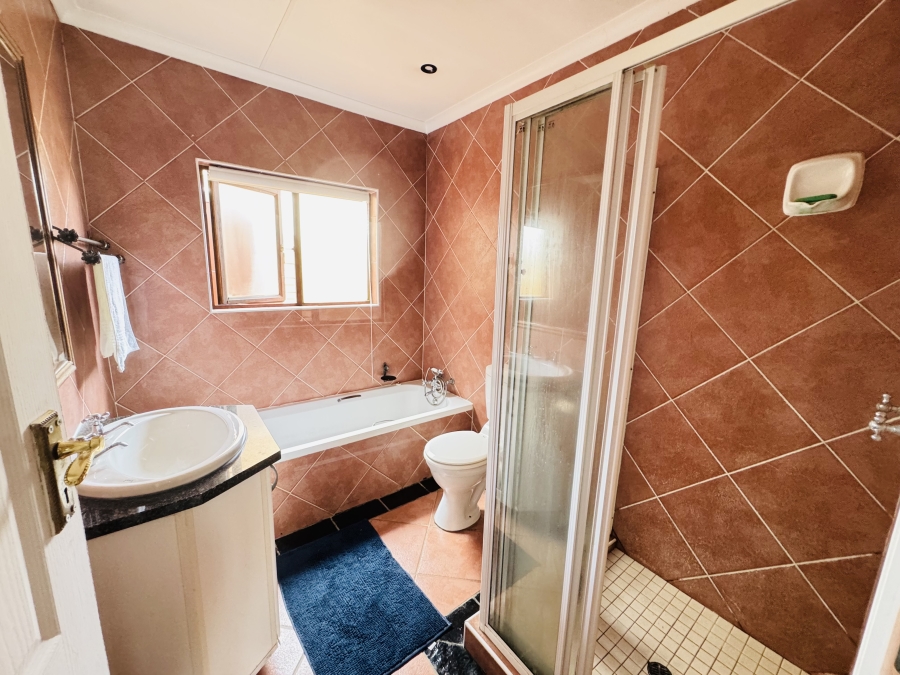 3 Bedroom Property for Sale in Mooikloof Ridge Gauteng