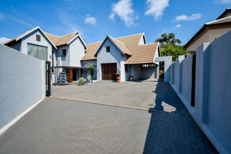 4 Bedroom Property for Sale in Olympus AH Gauteng