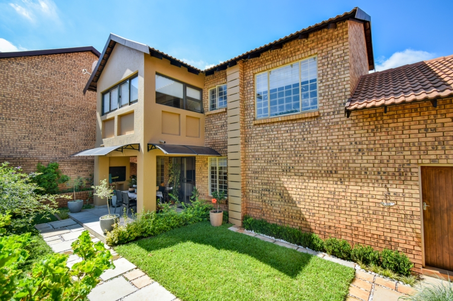 3 Bedroom Property for Sale in The Wilds Gauteng