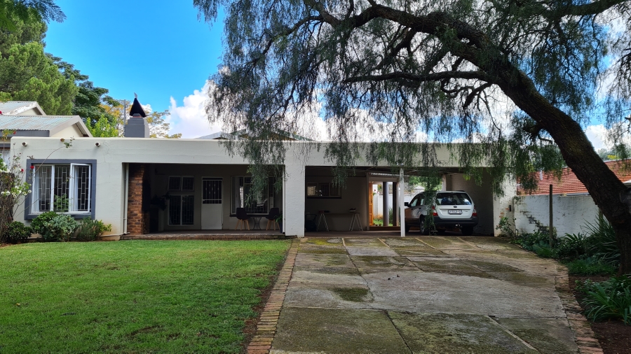 6 Bedroom Property for Sale in Zwavelpoort Gauteng