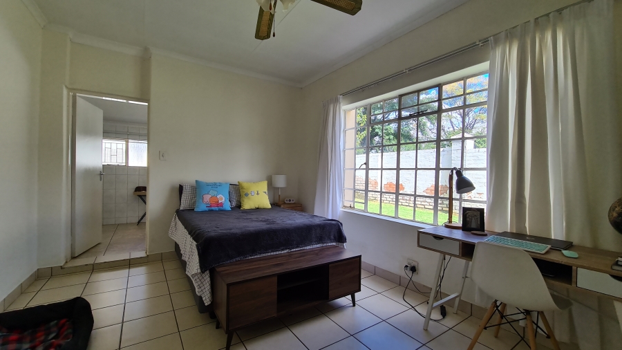 6 Bedroom Property for Sale in Zwavelpoort Gauteng