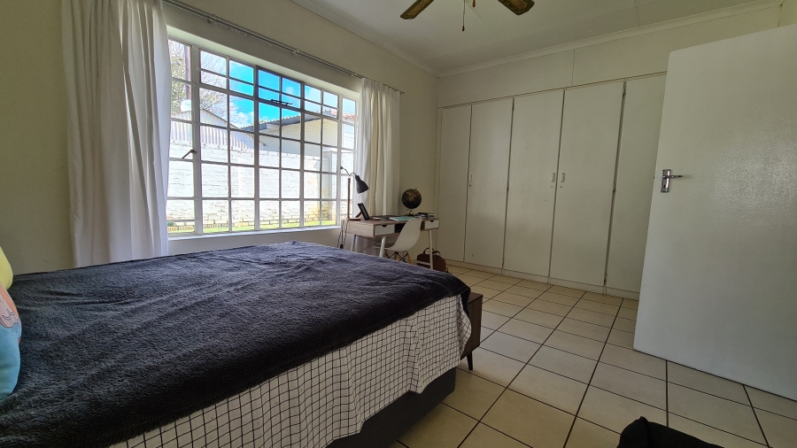 6 Bedroom Property for Sale in Zwavelpoort Gauteng