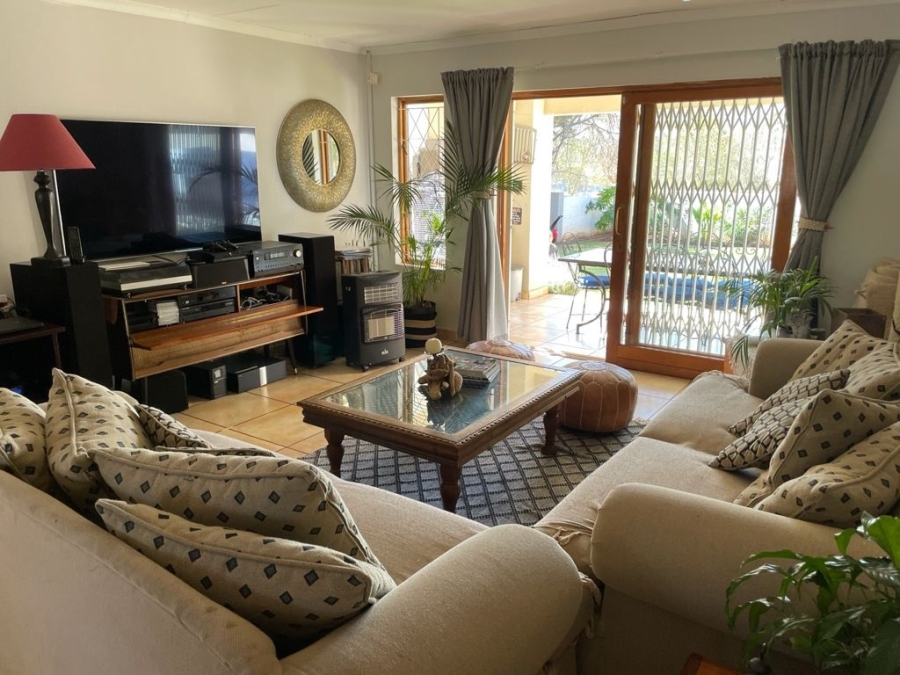 6 Bedroom Property for Sale in Zwavelpoort Gauteng