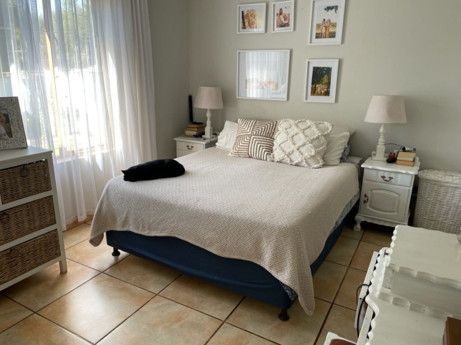 6 Bedroom Property for Sale in Zwavelpoort Gauteng