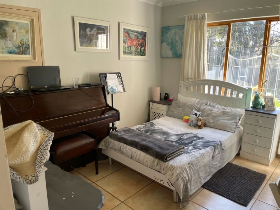 6 Bedroom Property for Sale in Zwavelpoort Gauteng