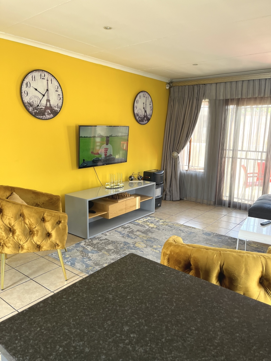 To Let 3 Bedroom Property for Rent in Rooihuiskraal Gauteng