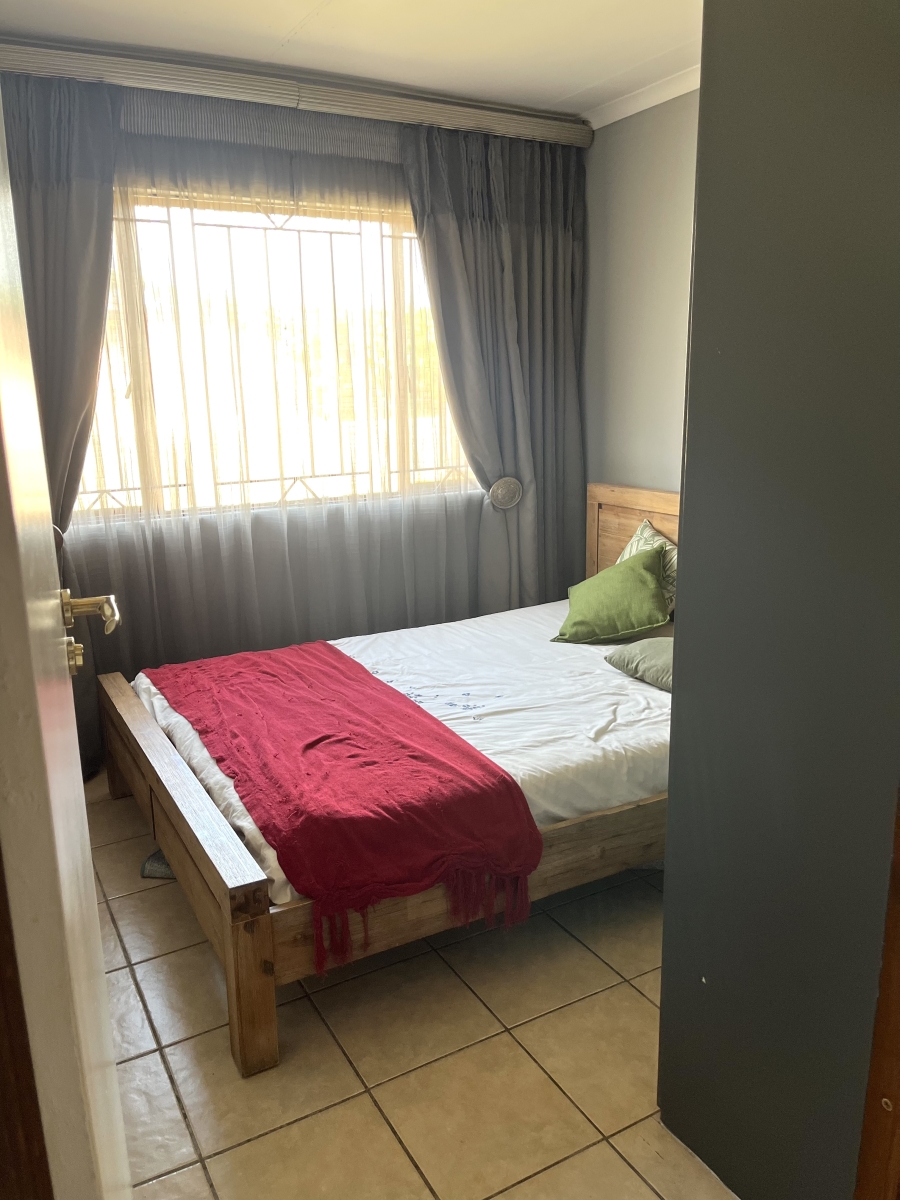 To Let 3 Bedroom Property for Rent in Rooihuiskraal Gauteng